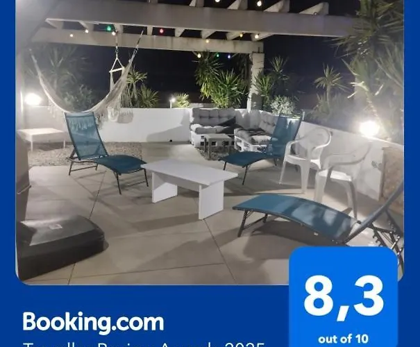 Atico Of 3 Rooms, Total 130M² Just For You With A 60 M² Terrace, Swimming Pool, Mountain And Marina View.