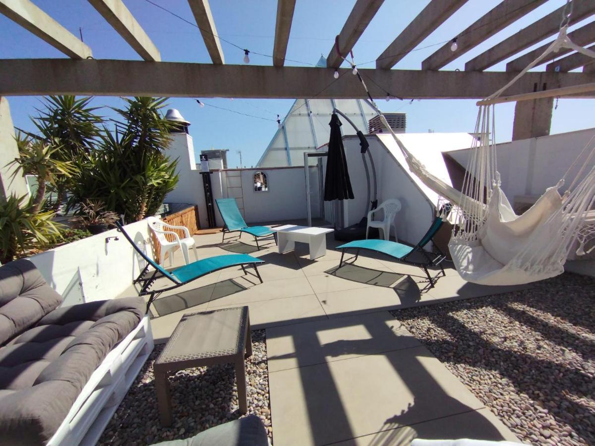 Atico Terrace: Mountain & Marina Views With Pool